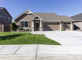 8817 Grandview Dr, Pasco, WA 99301