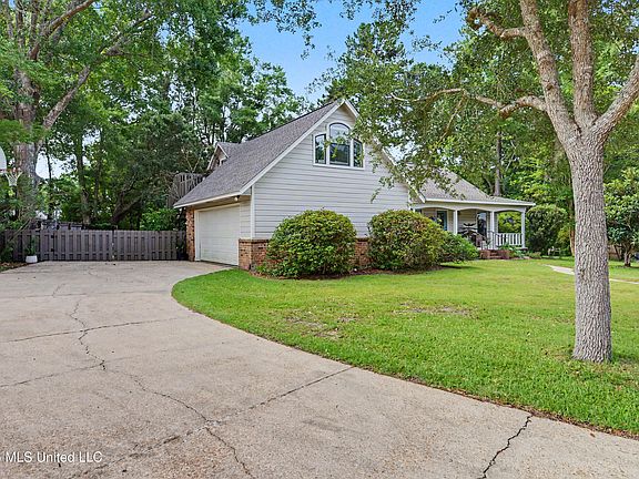 2nd image of 109 Penny Cres