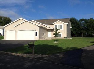 1318 7th Ave SW, Jamestown, ND 58401