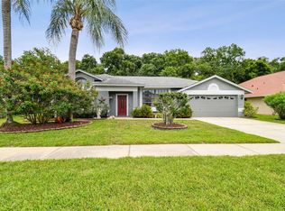 887 Crestridge Cir, Tarpon Springs, FL 34688