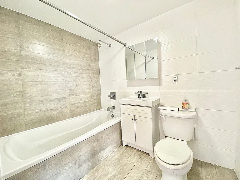 248 McKibbin St #1S — Photo 14