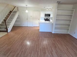 2120 El Paseo St APT 2106, Houston, TX 77054