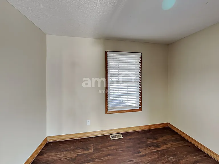 811 Corylus Dr — Photo 8