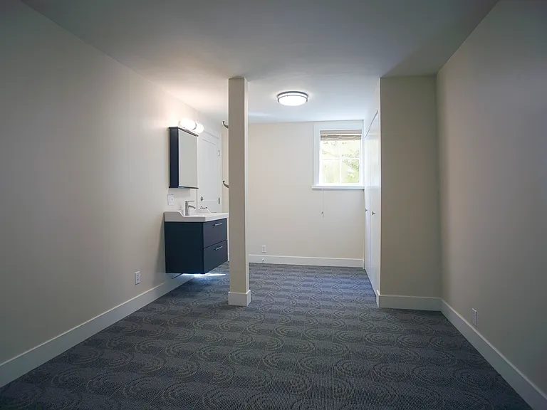 3008 NE 117th St #5 — Photo 1