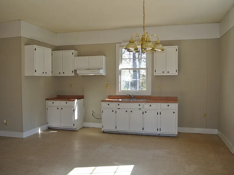 1187 First Street Ext — Photo 5
