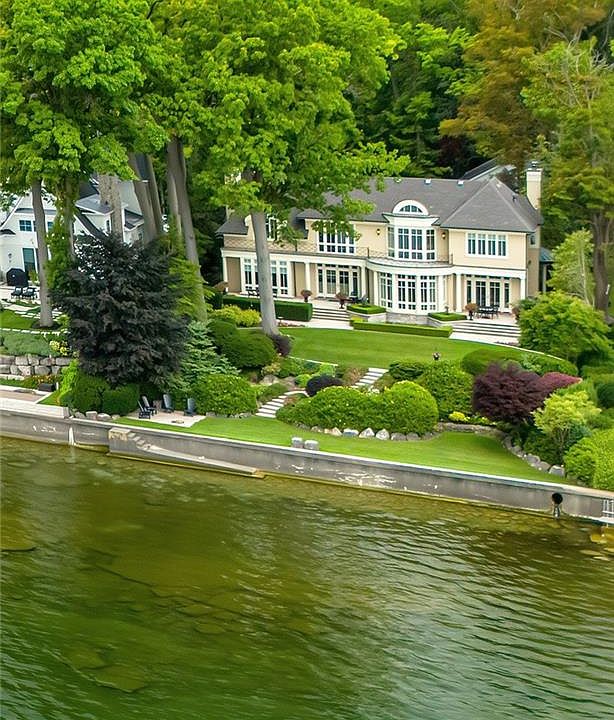 1st image of 6 Ennisclare Dr W