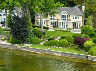 6 Ennisclare Dr W, Oakville, ON L6J4N2