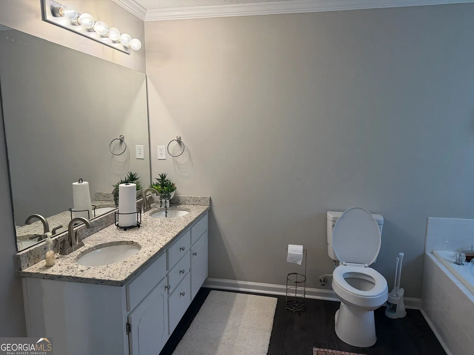 3 bed, 2.5 bath, 1892 sqft, $1,975 — Photo 4