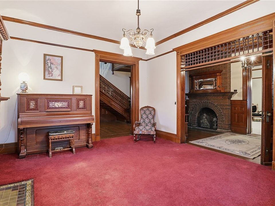 7th image of 160 Cuyler St