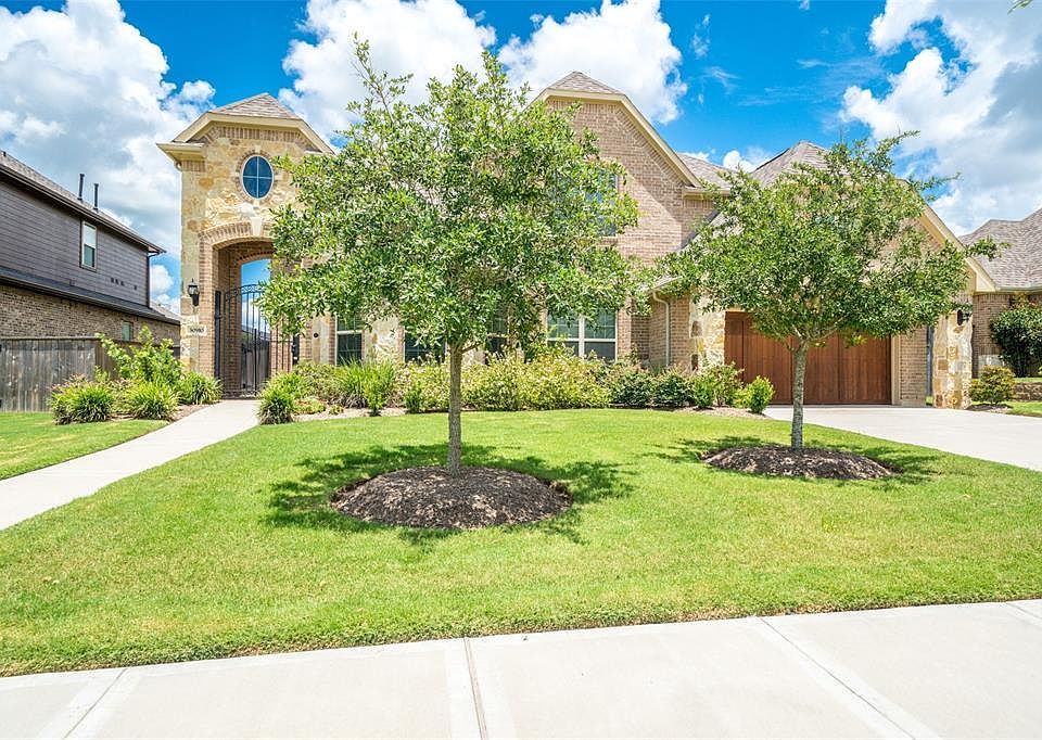 1st image of 30910 Shady Oak Dr