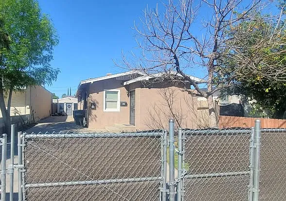 2 bed, 800 sqft, $1,695 — Photo 2