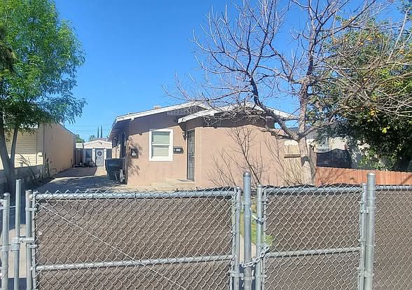 2nd image of 1335 N Fresno St APT B