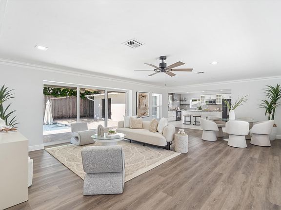 5th image of 714 SW 25th Avenue