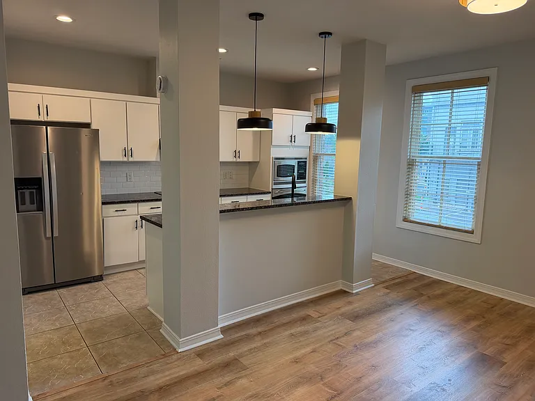 442 Maple St — Photo 13