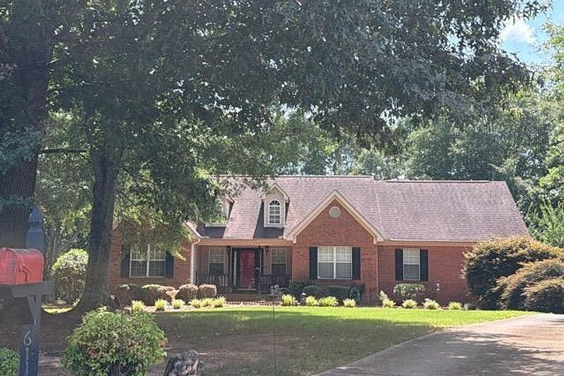 1st image of 611 Crooked Pine Ct
