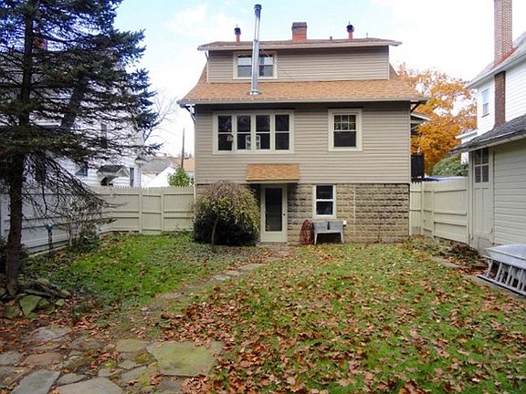 4th image of 230 Mount Hope St