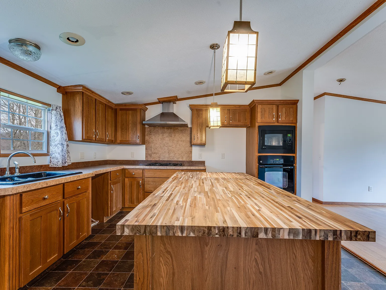 3 bed, 1680 sqft, $1,600 — Photo 3