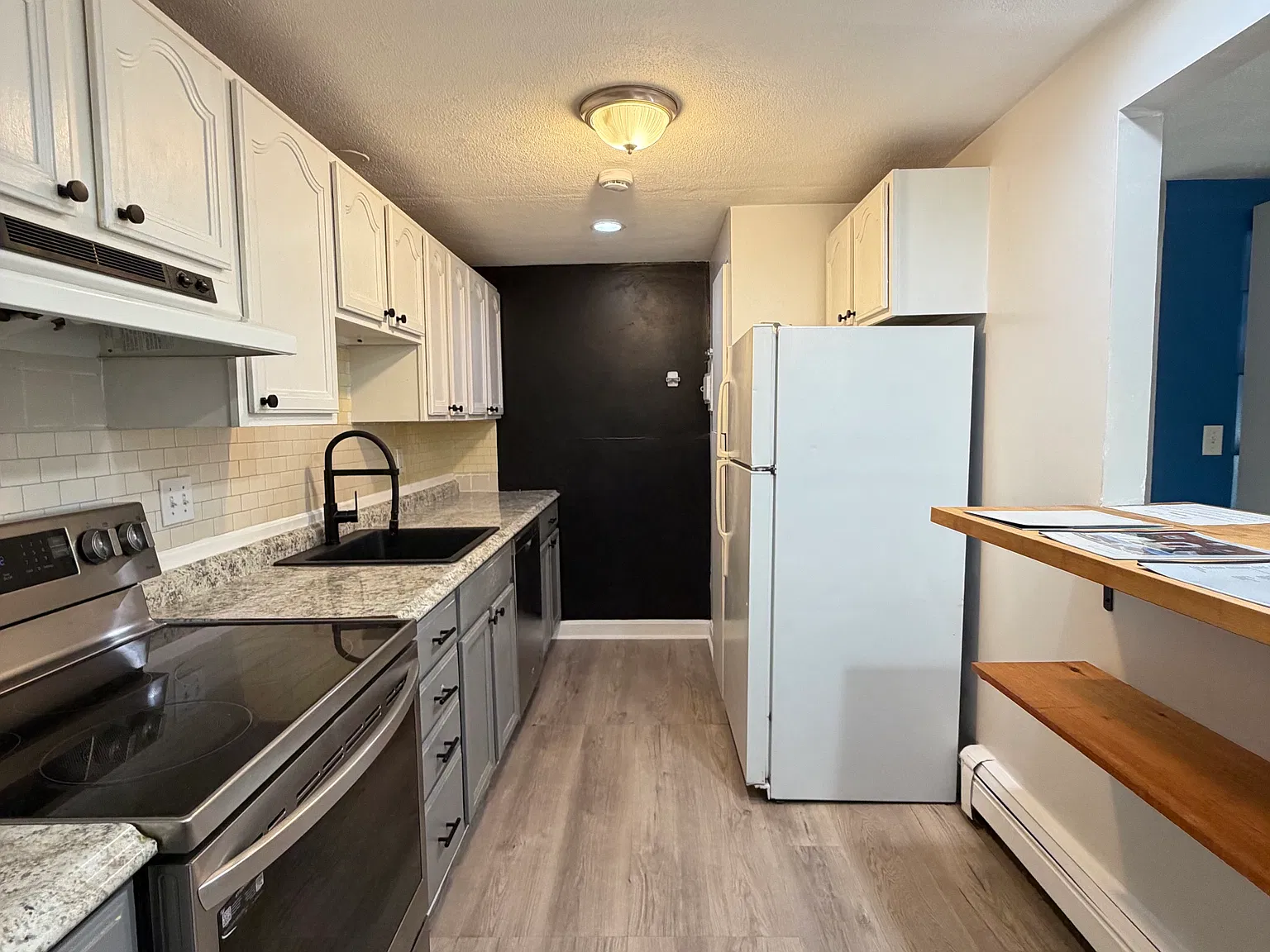 2 bed, 933 sqft, $2,500 — Photo 2