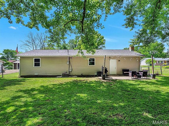4th image of 1053 Louisiana St