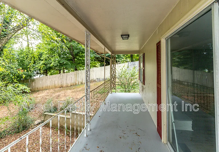 630 Colonial Dr — Photo 29