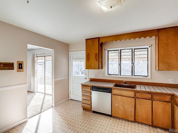 5th image of 10611 Livingston Dr