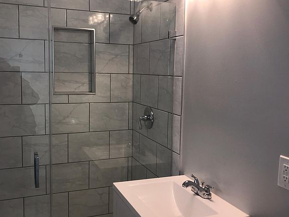 4th image of 1900 Lincoln Ave APT B