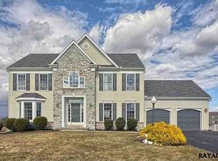 75 Angela Ln, York, PA 17402