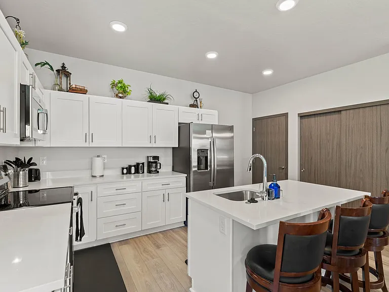 1911 W Boone Ave #1 — Photo 3