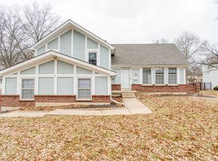 9224 Kessler St, Overland Park, KS 66212