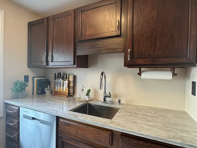 7713 Crown Crest Ct — Photo 4
