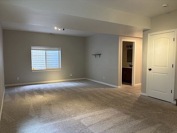3rd image of 4221 Chippewa Dr