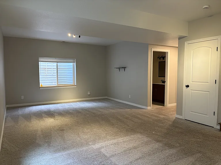 4221 Chippewa Dr — Photo 3