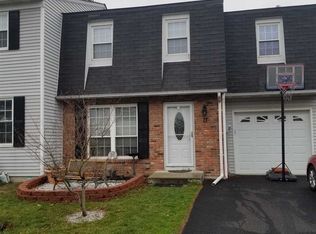 17 Hawthorn Ct, Fishkill, NY 12524
