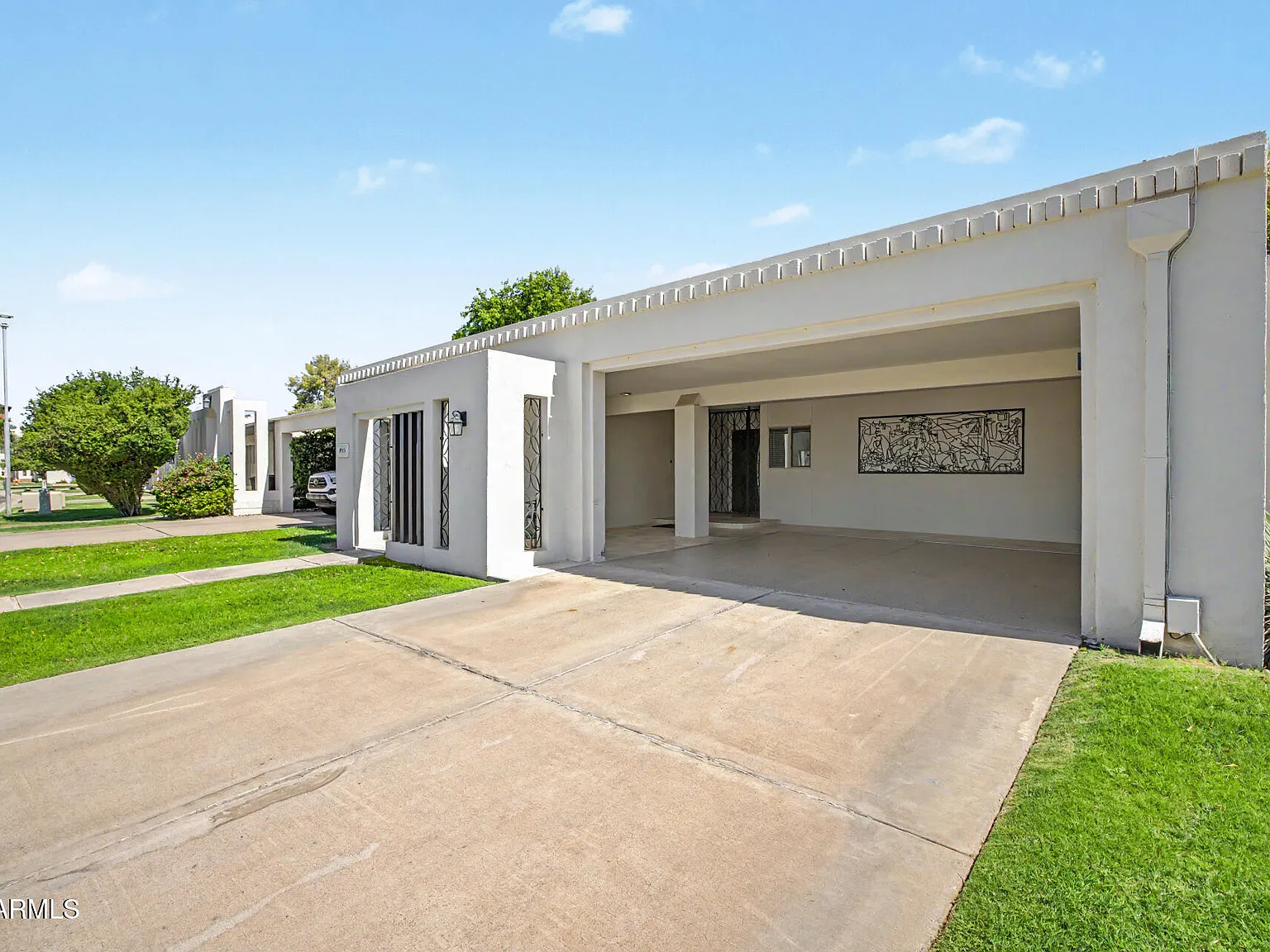 3 bed, 3.0 bath, 2097 sqft, $4,800 — Photo 3