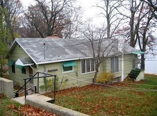 66757 Lakeshore Dr, Dowagiac, MI 49047