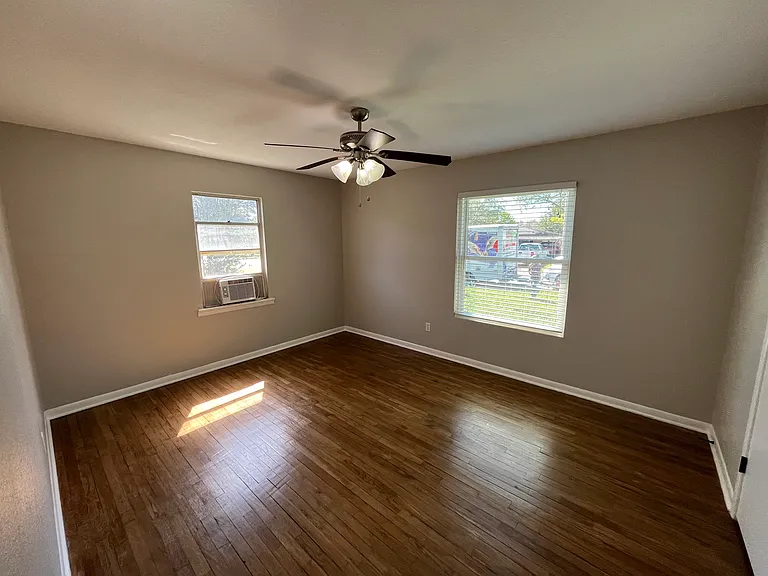 408 Jefferson Ave — Photo 15