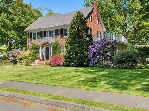 80 Hollingsworth Ave, Braintree, MA 02184