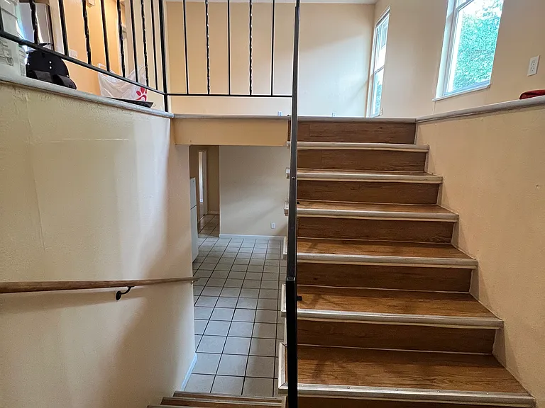 1579 S Salida Way — Photo 3