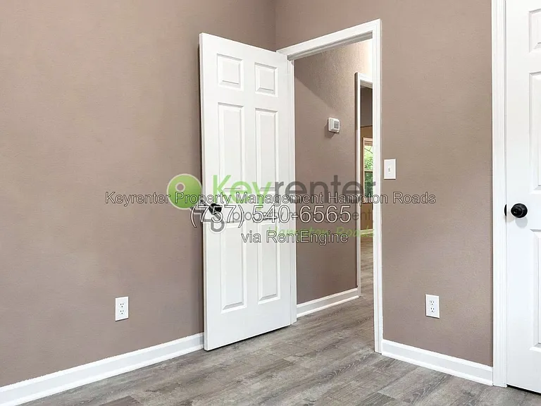 4909 Killam Ave — Photo 8