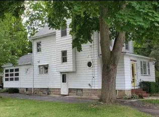 308 Chestnut St E, East Rochester, NY 14445