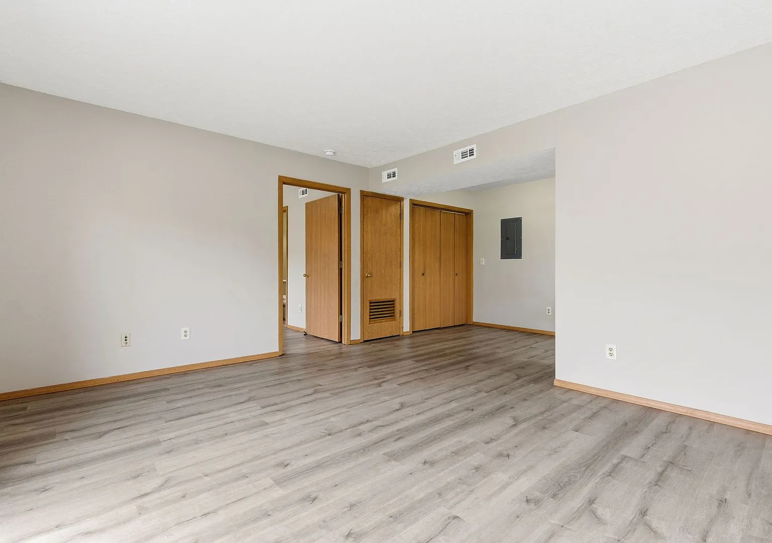 2 Bedroom Apartment - Springfield — Photo 4