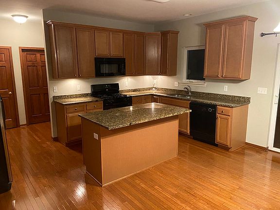 3rd image of 39W924 Wellington Way