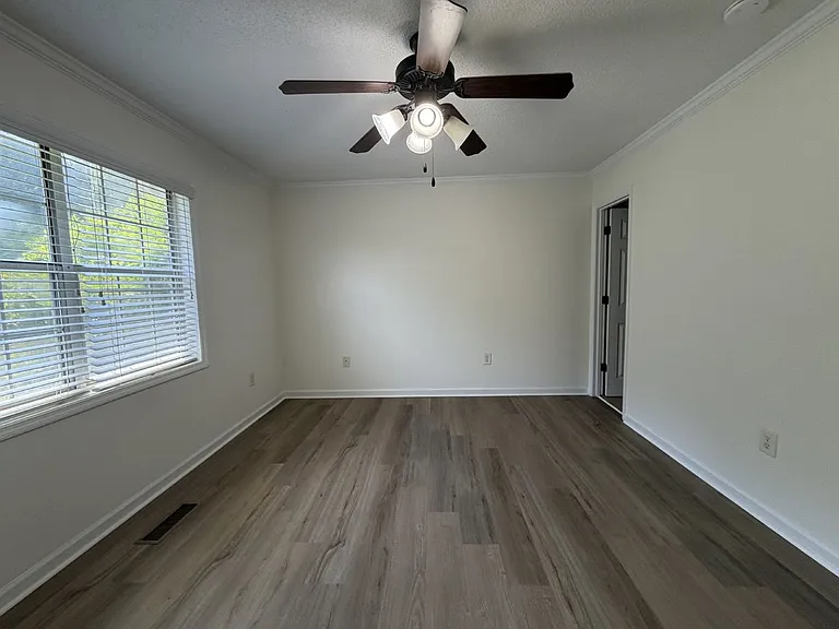 109 Tamara Ct — Photo 10