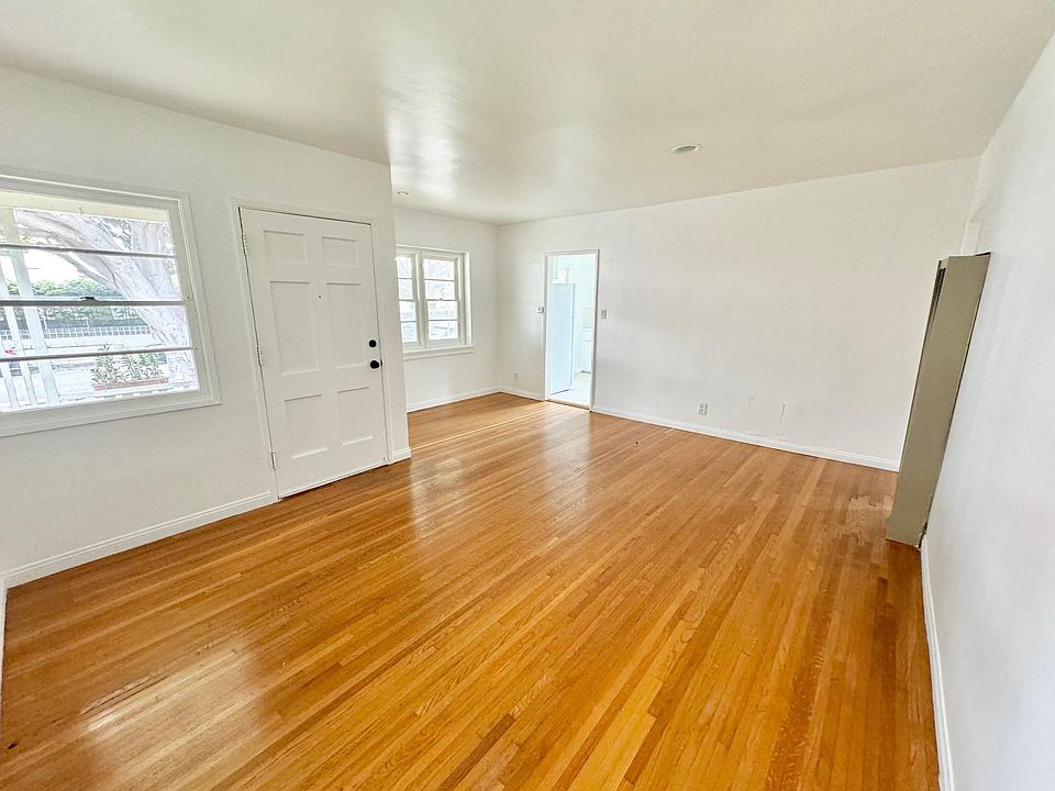 1st image of 2201 Oak St Unit F