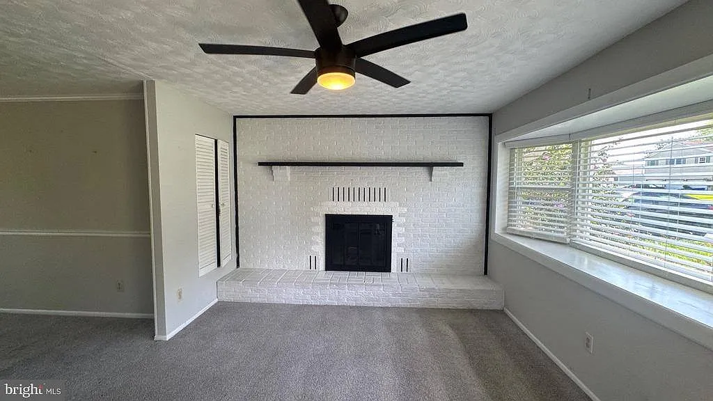 3 bed, 1606 sqft, $3,000 — Photo 2