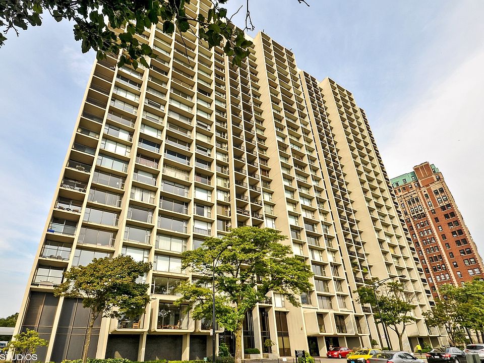 1st image of 3200 N Lake Shore Dr APT 1002