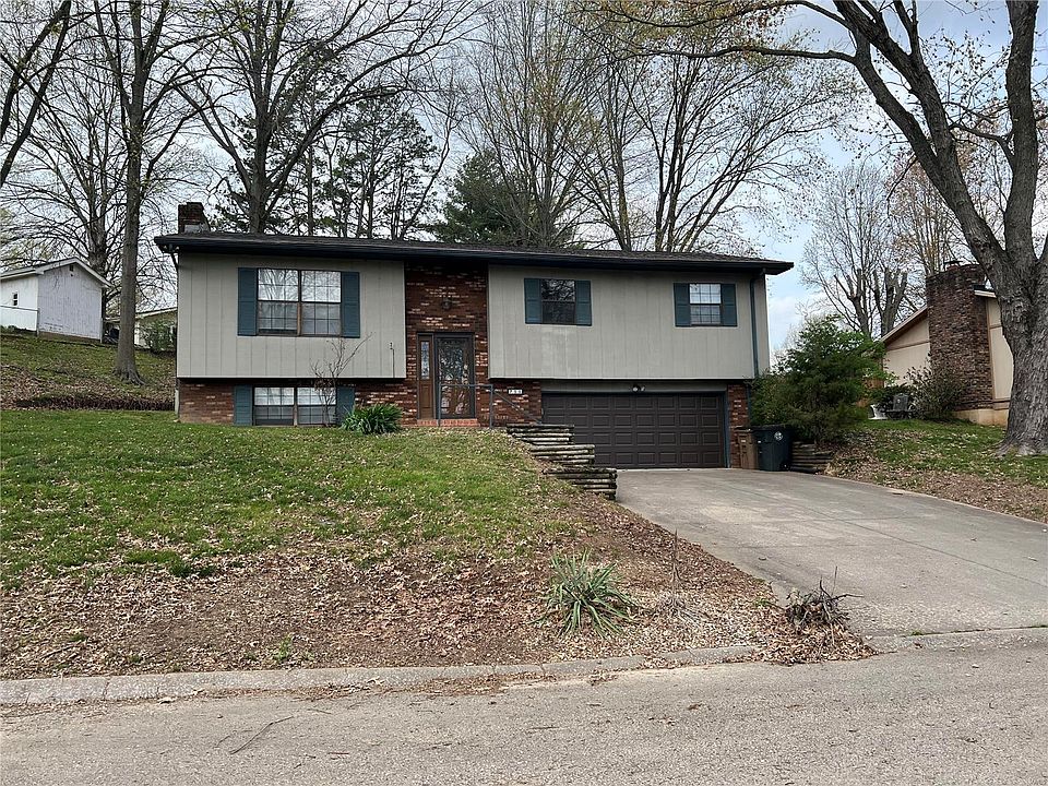 1st image of 711 Woodbine Pl