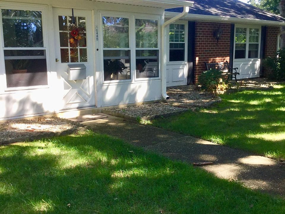 1st image of 1044B Aberdeen Dr #100B