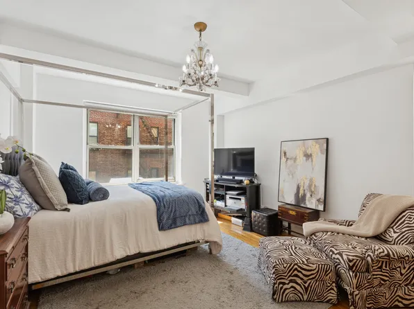 414 East 52nd Street image 5 of 6