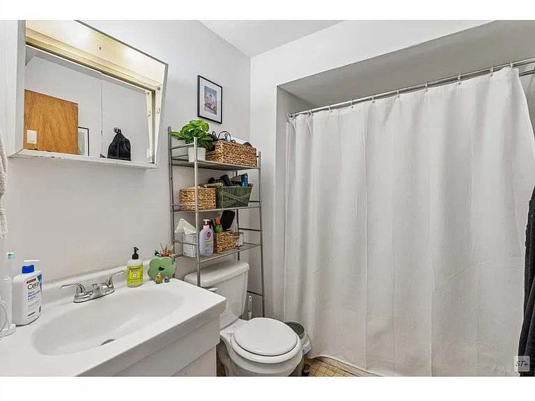 321 N 19th St #2 — Photo 13
